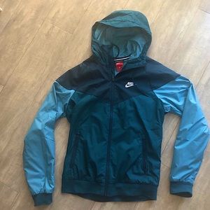 Nike Men’s Windbreaker in Size S